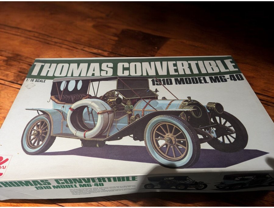 1/16 Thomas Convertible 1910 Model MG-40 (Bandai)